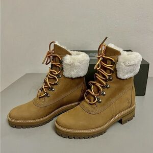Timberland Women's Tan Ankle Boots with White Fur